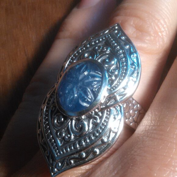 Indian Artistry Tanzanite Sterling Silver Carved Filigree Ring (Size 6) - Picture 3 of 16